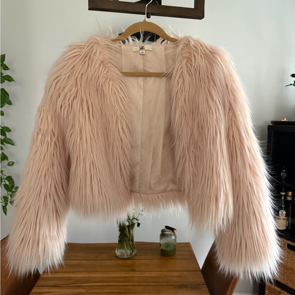 Women's Pale Pink Faux Fur Jacket - Picture 6 of 6